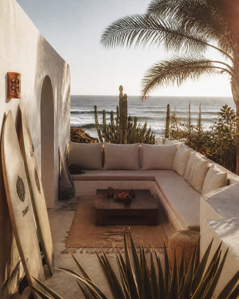 Die Terrasse des Surfhauses: buche dein Surfcamp in Aghroud